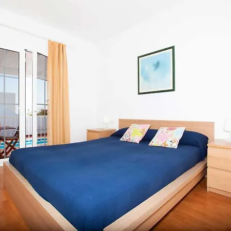 Puerto Del Carmen Sleeps 6 Wifi Villa