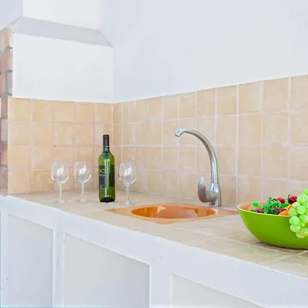 Puerto Del Carmen Sleeps 6 Wifi Villa