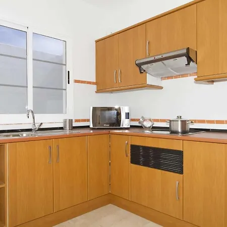 Vila Puerto Del Carmen Sleeps 6 Wifi *